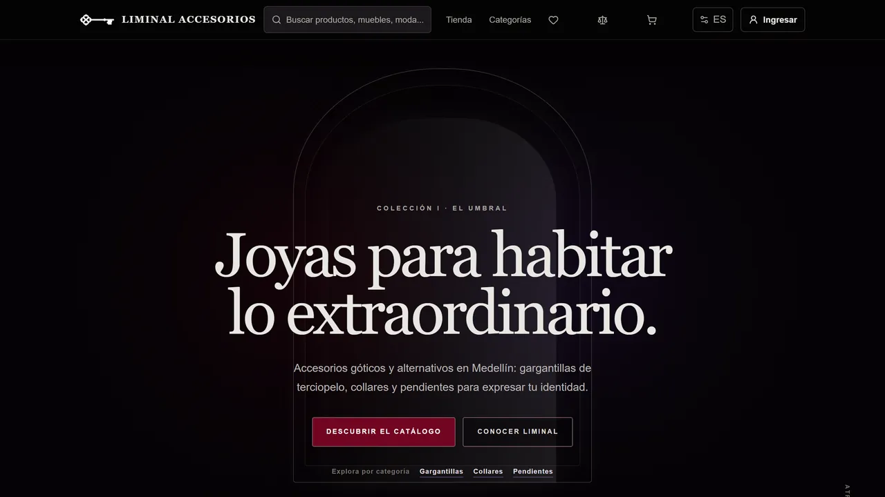 Portada de liminalaccesorios.com: un arco editorial enmarca el titular «Joyas para habitar lo extraordinario» y los accesos al catálogo.